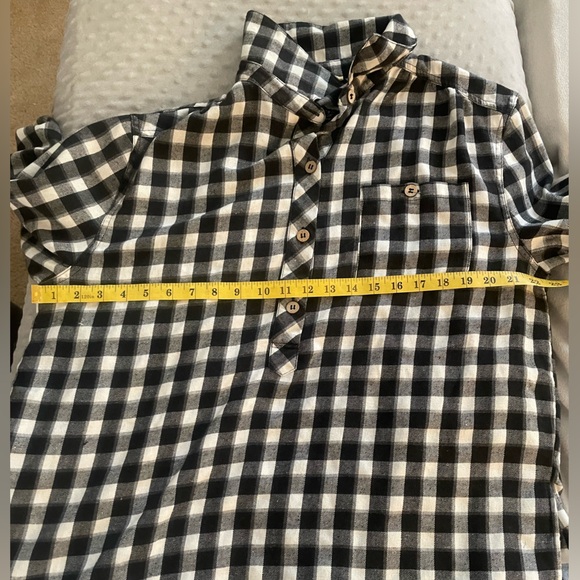 Easel size small quarter button tunic - Picture 4 of 7